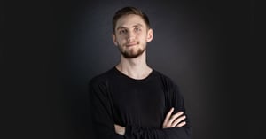 Arian ist Backend-Entwickler bei Blackbit