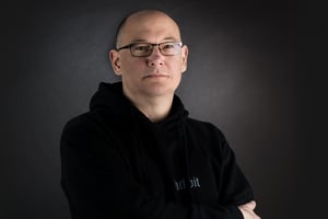 Optimiert & automatisiert: Neuzugang Jan nimmt Prozesse unter die Lupe. Herzlich willkommen bei Blackbit! 