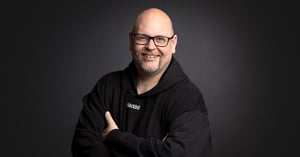 Hi, Sören! Blackbit heißt den PM mit Spezialgebiet Styla Frontend willkommen.